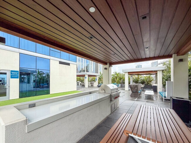 Building Photo - High-Floor 2BR Corner Unit with Expansive Views & 2 Parking at Azure Ala Moana