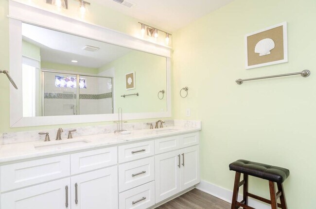 Building Photo - 1211 Fort Fisher Blvd N