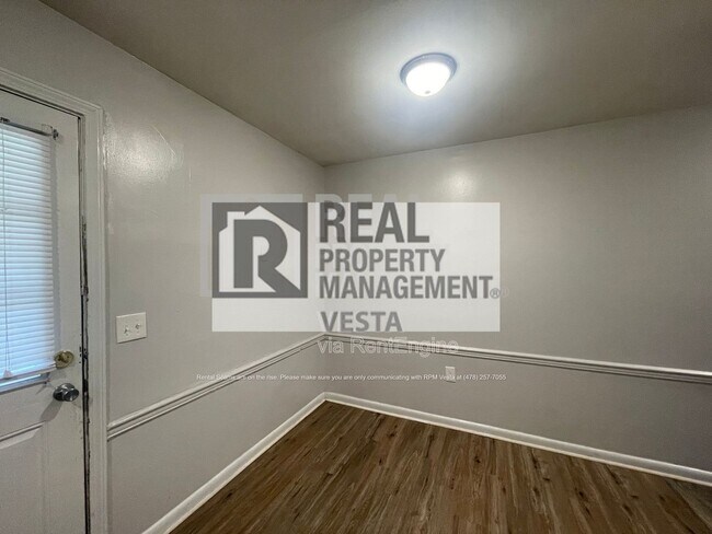 Building Photo - 406 Russell Pkwy