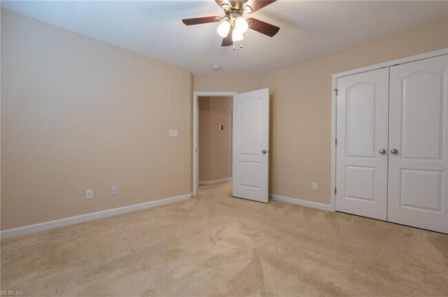 Building Photo - 302 Milton Ct