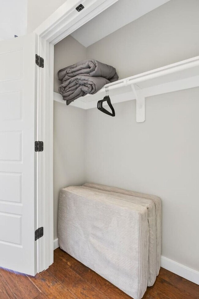 Building Photo - 518 Prospect St