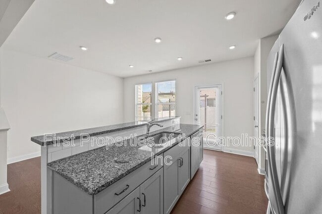 Building Photo - 1245 Pebble Grove Dr