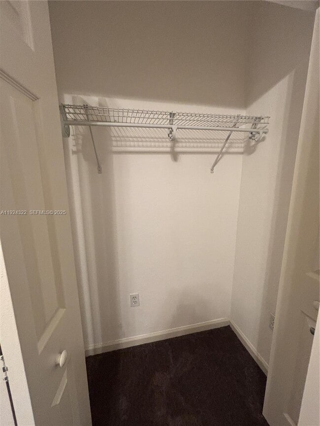 Building Photo - 6533 Catalina Ln