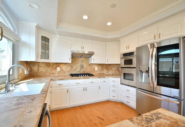 Building Photo - 3 Bed 2.5 Bath Home.