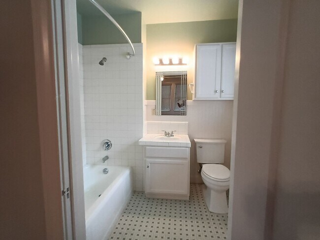 Building Photo - 109 W Norwood Ct