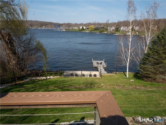 Building Photo - 14 Shore Rd