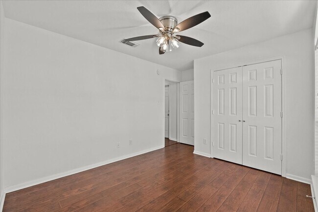 Building Photo - 202 Pebble Walk Ln