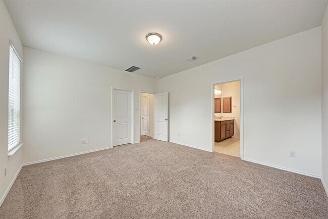 Building Photo - 1636 River Plateau Dr