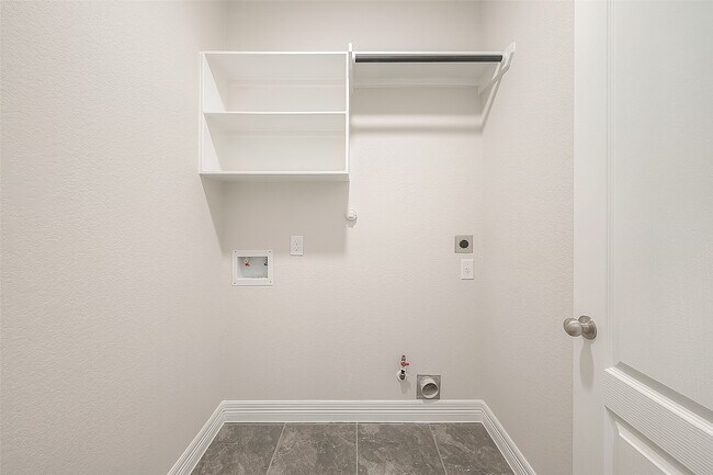Building Photo - 40712 Guillemont Ln