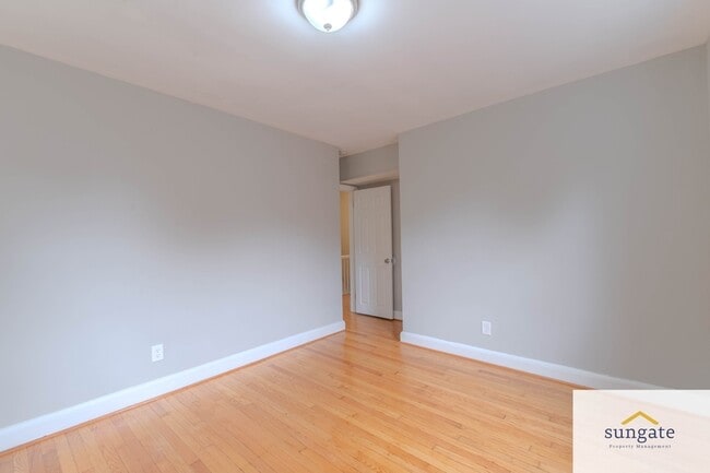 Building Photo - 615 Winston Ave