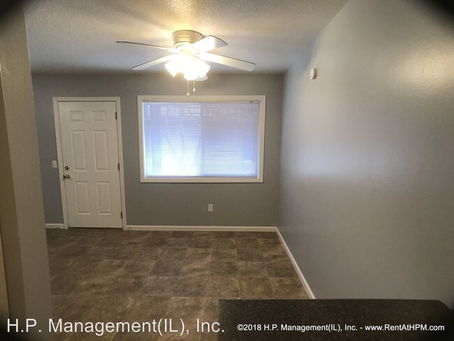 Building Photo - 1144 University Dr
