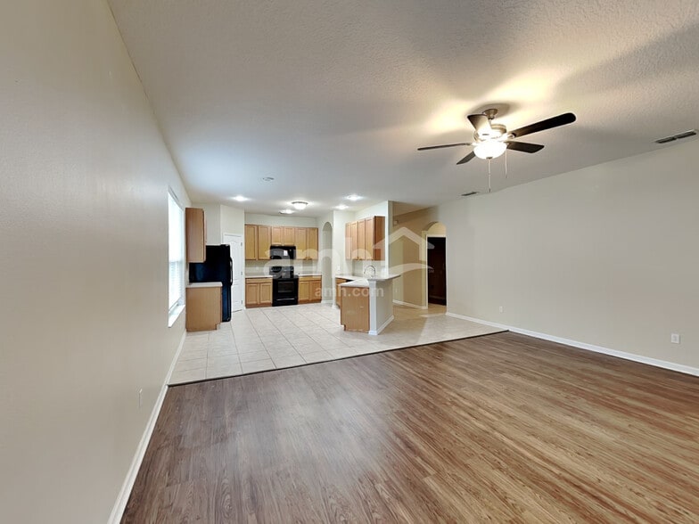 Building Photo - 461 Misty Oaks Run