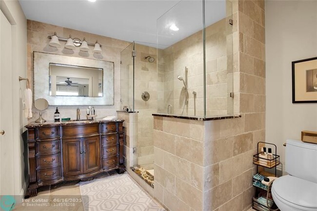 Building Photo - 6253 Bay Club Dr
