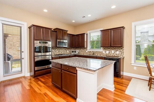 Building Photo - 934 Urban Ash Ct