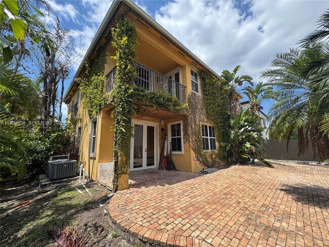 Building Photo - 2155 SW 156th Ct