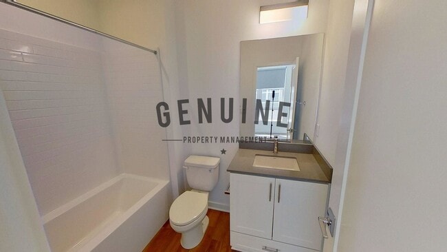 Building Photo - Modern Tri-Level 2Bd 2.5Ba Townhouse in Irvine!