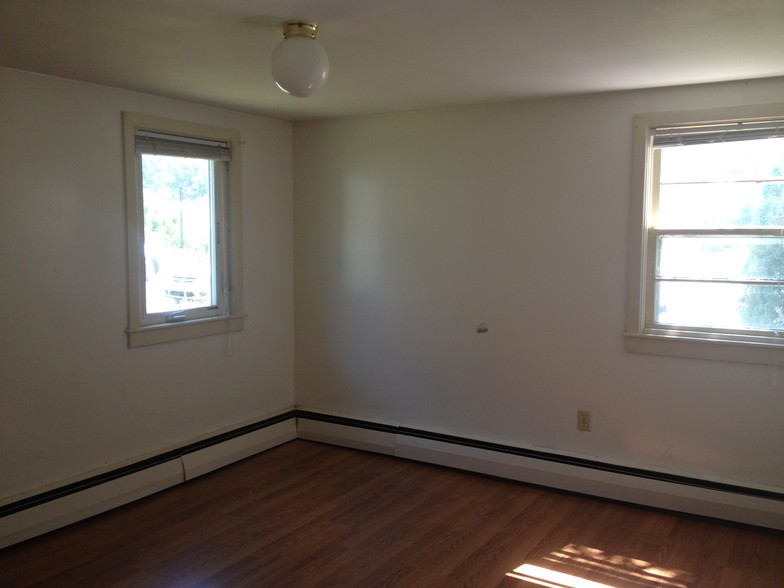 Building Photo - 39 Wellsprings Lane