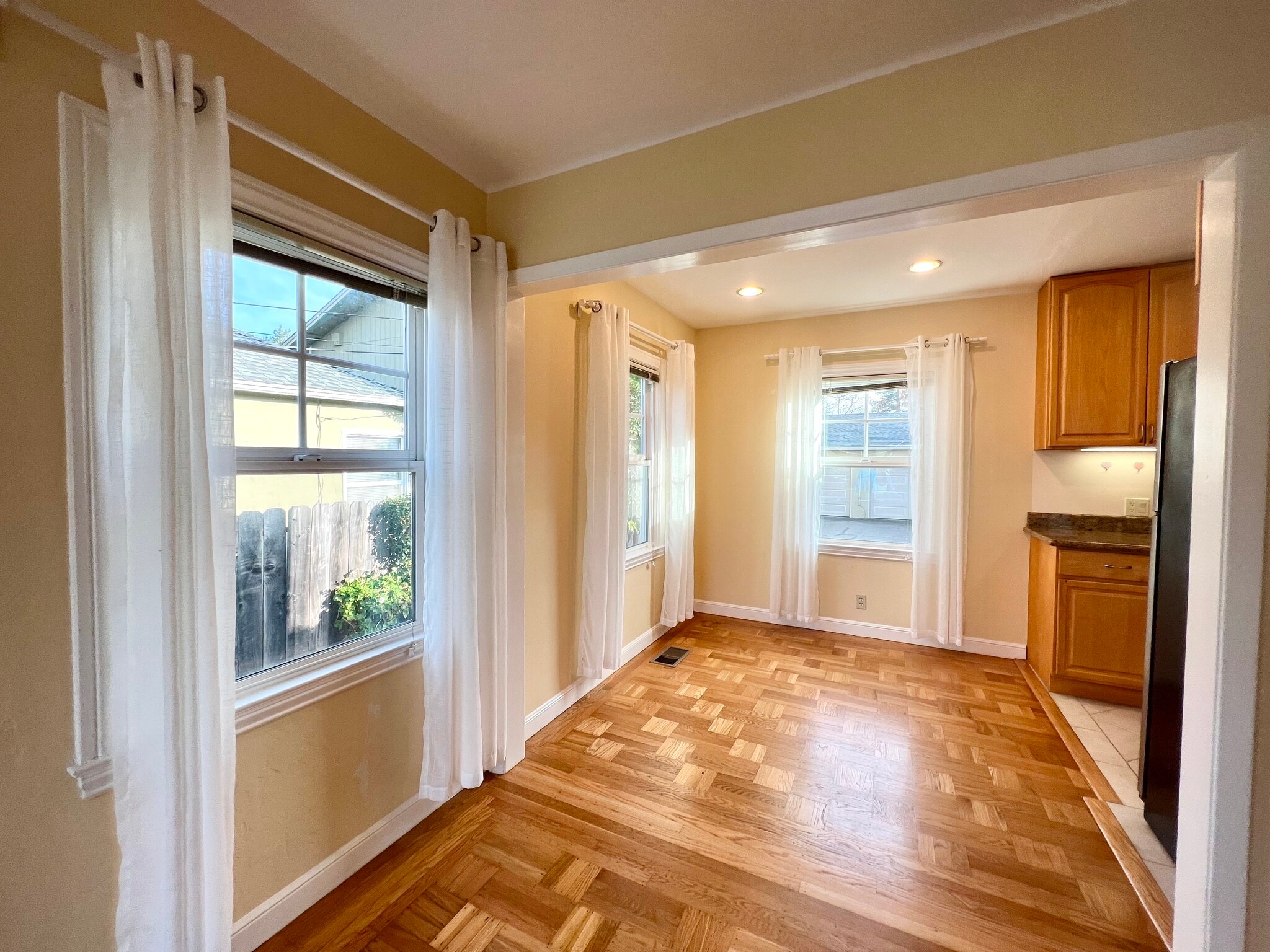 Building Photo - 127 22nd Ave