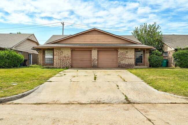 Building Photo - 924 SW 97th St