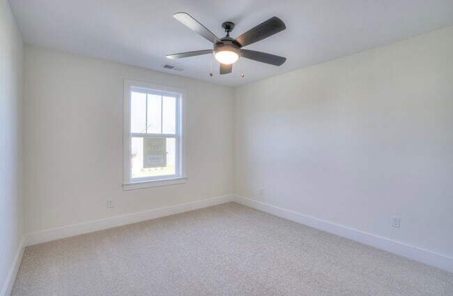 Building Photo - 9131 Headwaters Dr