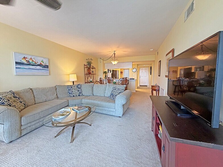 Building Photo - 15161 Cedarwood Ln