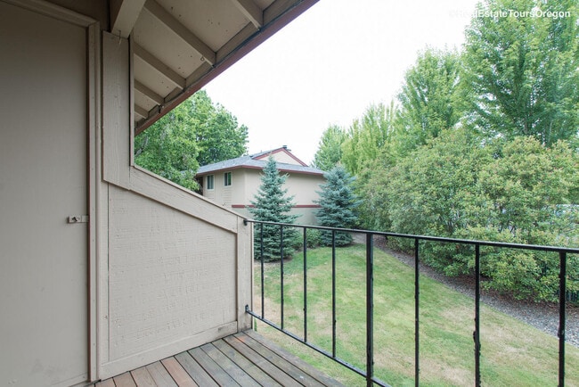 Building Photo - Beautiful 1bdrm/1bth condo in the Cedar Mi...