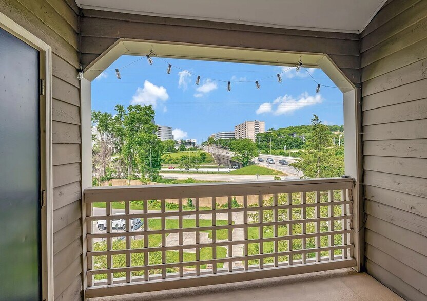 Balcony View - 145 W End Pl