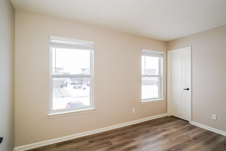 Building Photo - 9058 Bayview Cir
