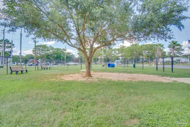 Building Photo - 3050 Belle Meade Dr