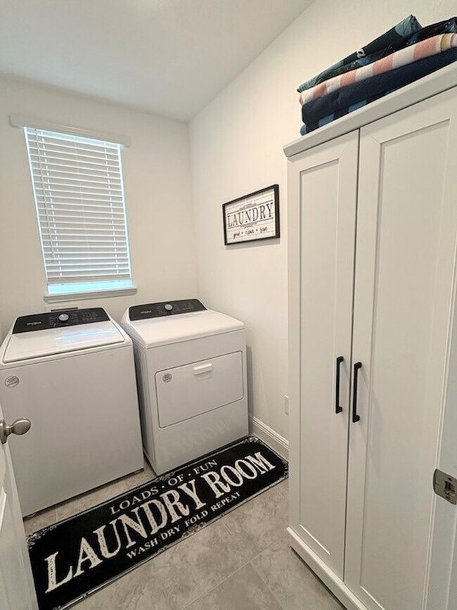 Building Photo - Beautiful Furnished 3 Bedroom Home in the Links at LPGA!