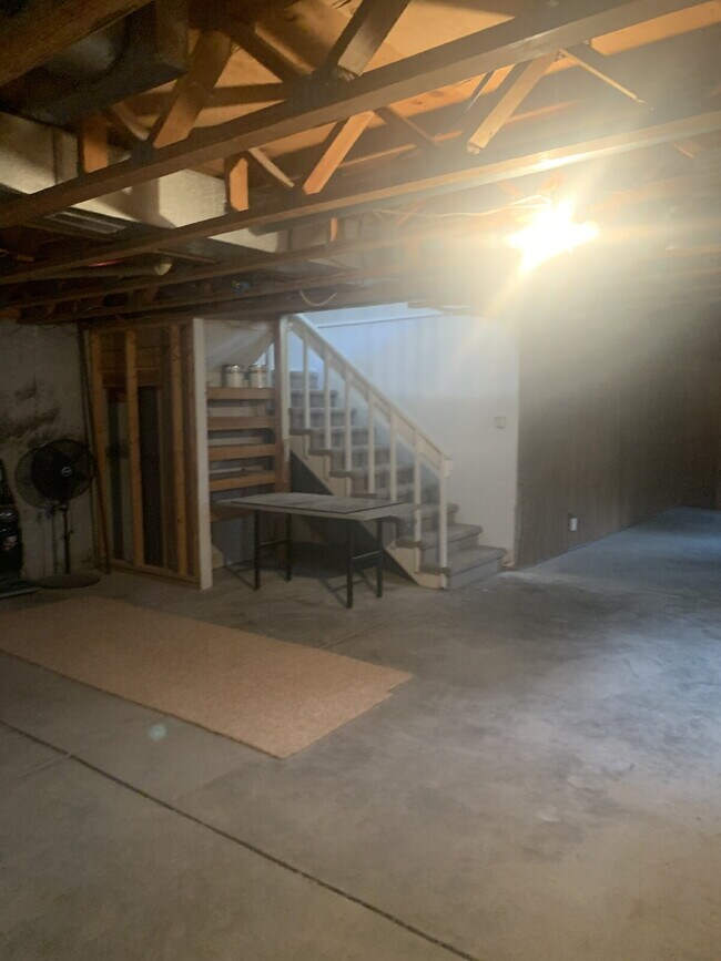 Building Photo - "Charming 3-Bed, 2-Bath Retreat with 1,280...