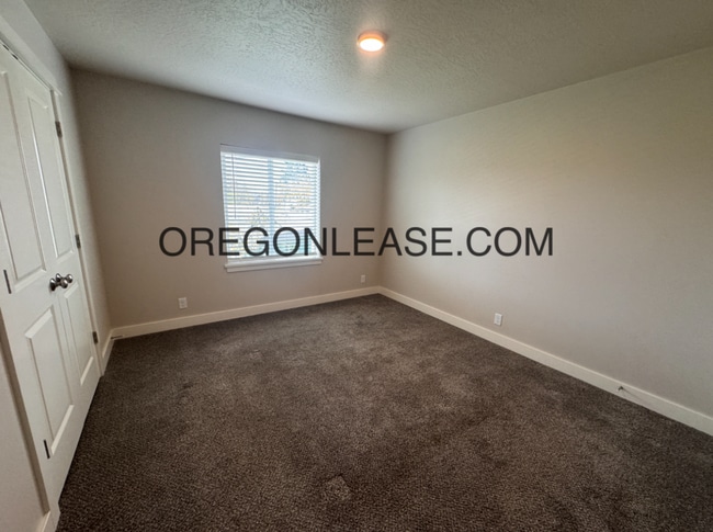 Building Photo - 1100 Q St