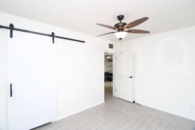 Building Photo - 50 E Valencia Dr