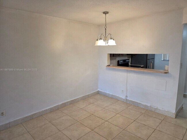 Building Photo - 3252 Foxcroft Rd