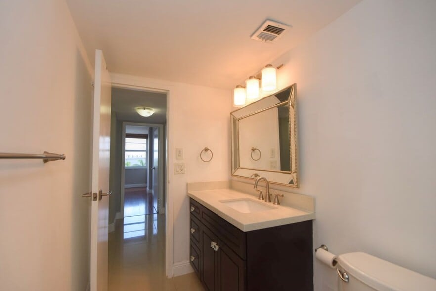 Building Photo - 1160 N Federal Hwy