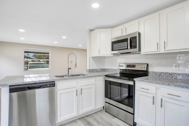 Building Photo - The Morton Apartments | 1-3 Bedroom Apartm...