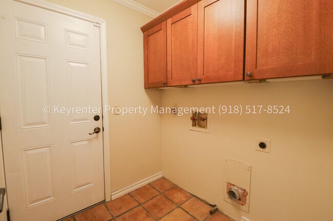 Building Photo - 4 Bed | 3 Bath | 2,659 sqft | Tulsa | Jenks School District