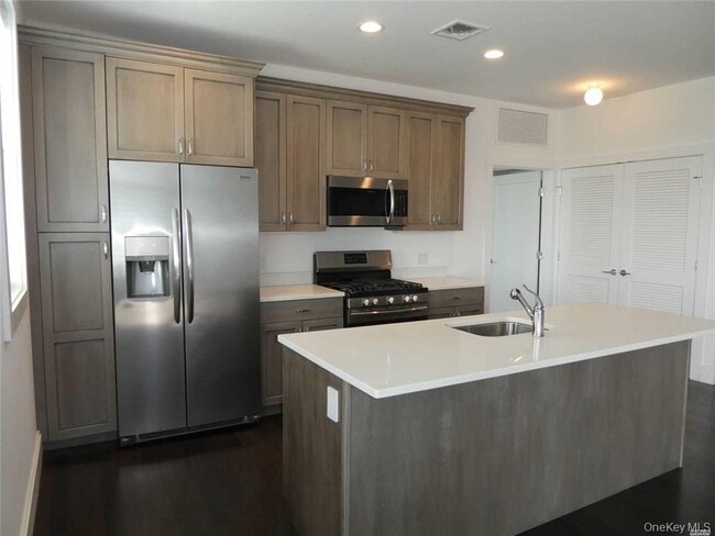 Building Photo - 237 Marina Pointe Dr