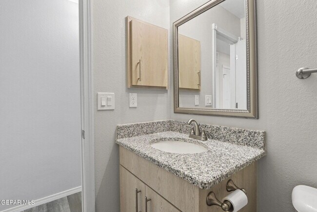 Building Photo - 947 Follifoot Pl