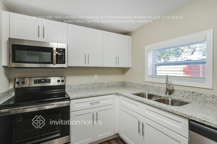 Building Photo - 3620 Westchester Dr