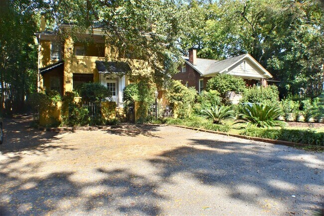 Building Photo - 2417 Blossom St