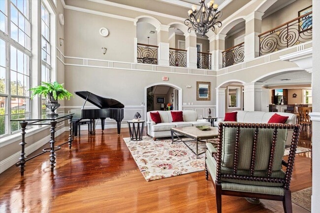 Building Photo - 110 SW Peacock Blvd