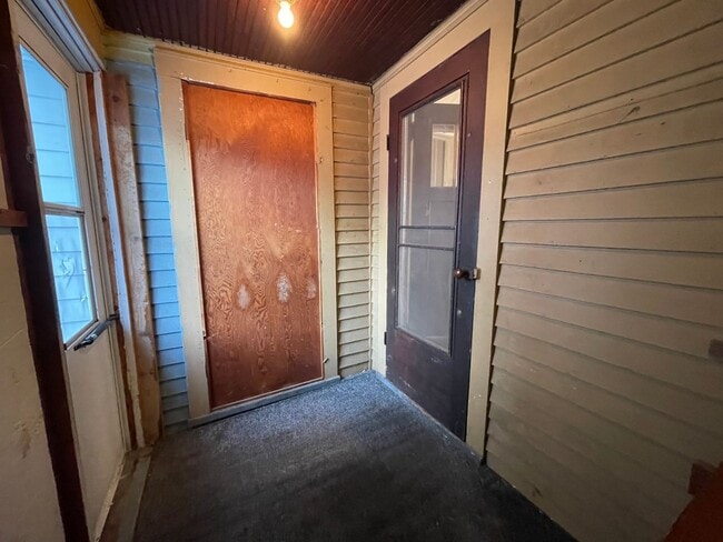 Building Photo - Click the “Apply Now” button or email wapmrentals@gmail.com for a prompt response.