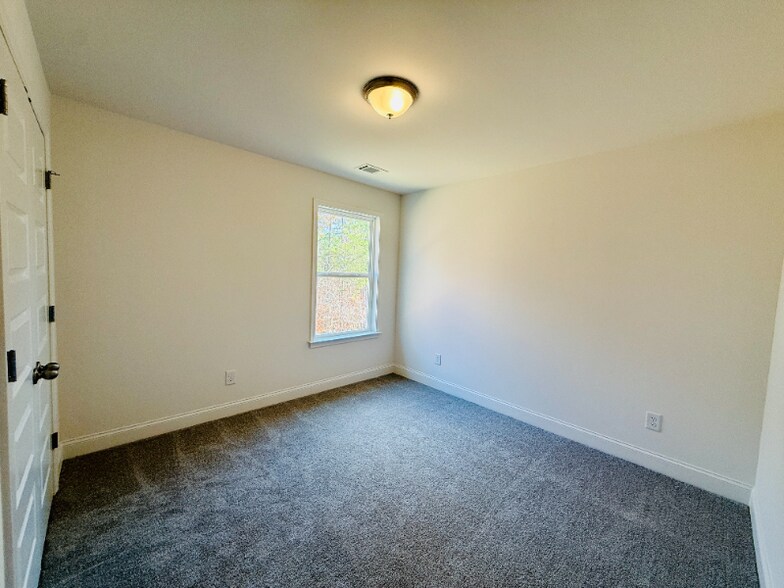 Building Photo - 7267 Millbrae Walk