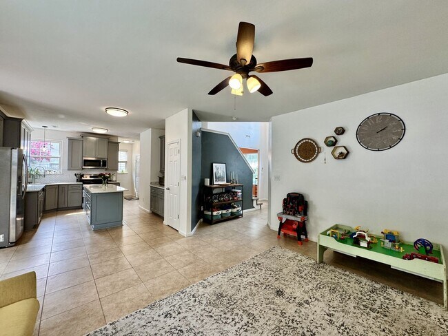 Building Photo - First-Time Rental! Available 08-07-26 - Fenced Yard, Pet Friendly, Attached 2-Car Garage!