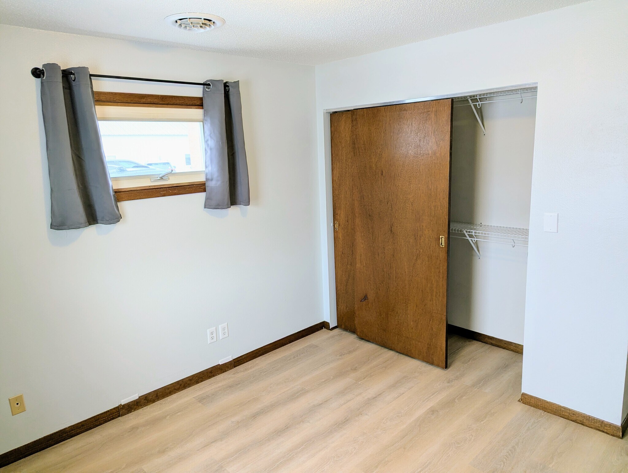 Building Photo - 182 3rd Ave