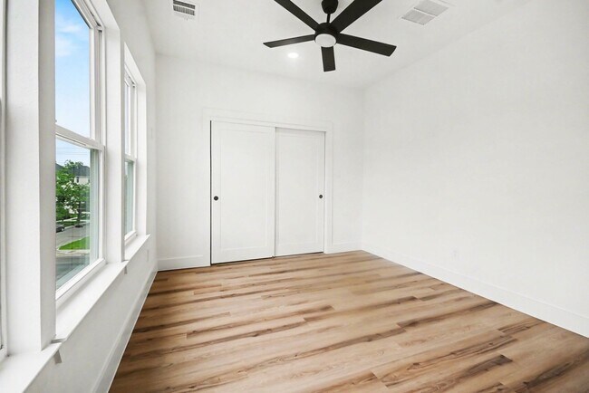 Building Photo - 119 Milby St