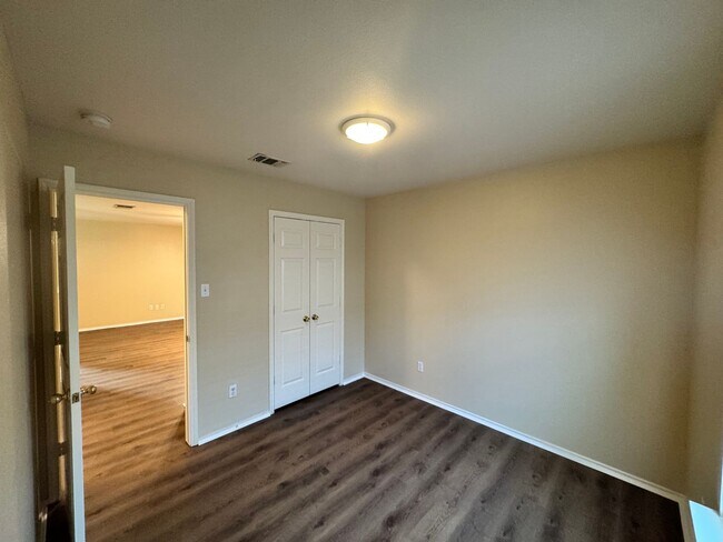 Building Photo - FRESHLY PAINTED  | ONE STORY  |  OPEN CONCEPT  |  GREAT LOCATION: 1604 & SHAENFIELD