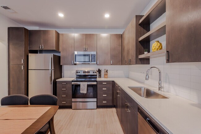 Building Photo - 228 Pike St