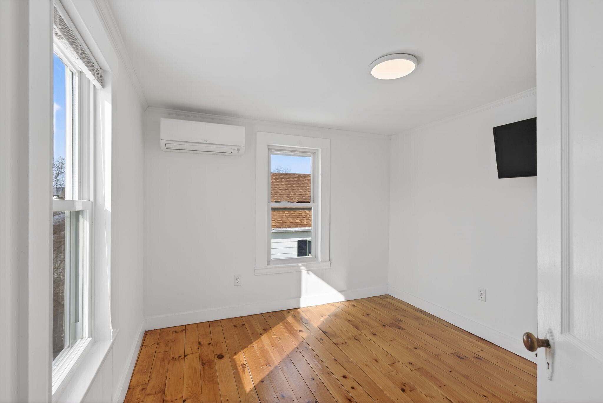 Building Photo - 28 DuPont Ave